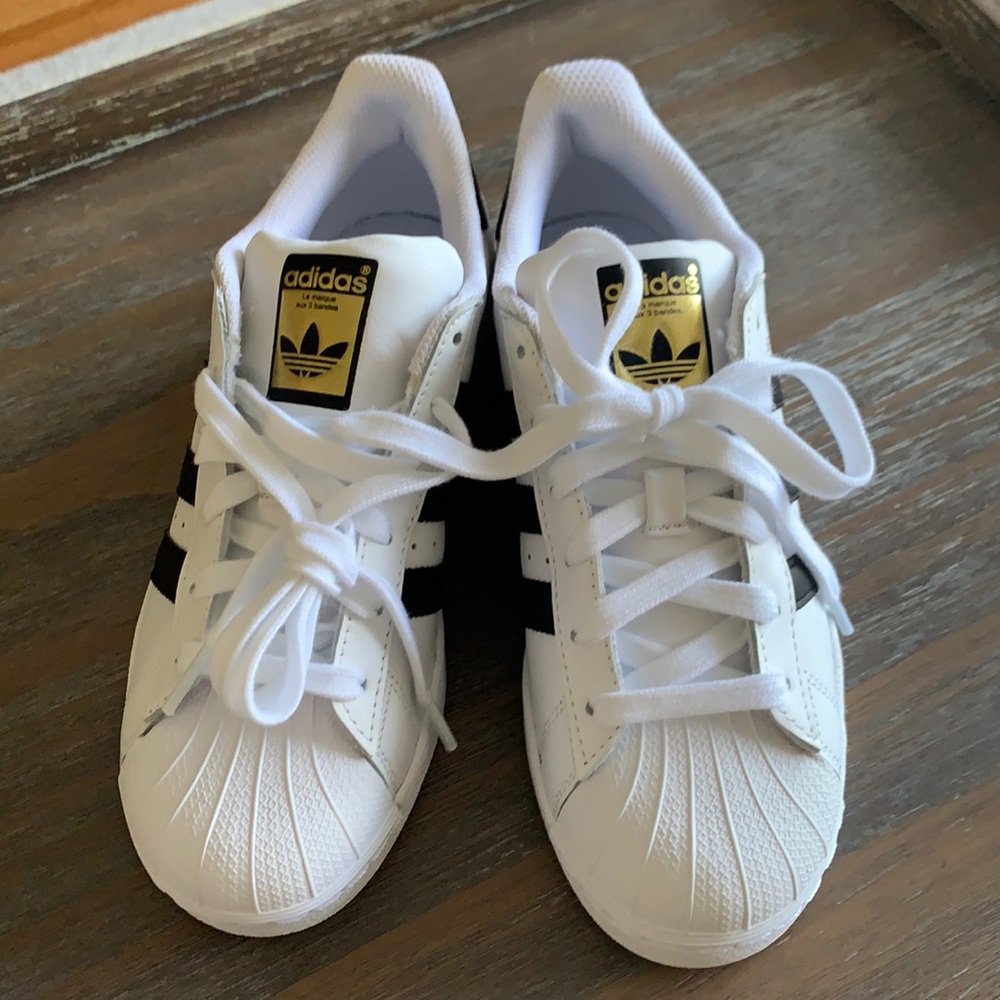 Adidas Superstar J size boys 4 never worn